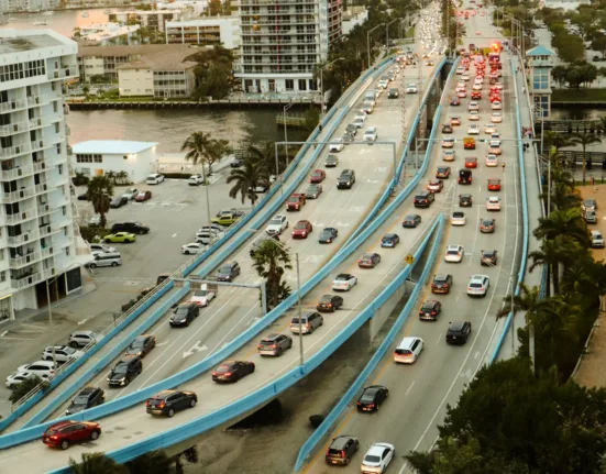 maneira correta de parar um carro automático